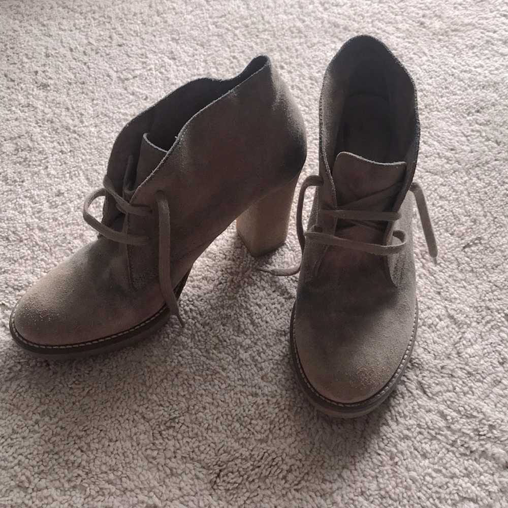 J Crew shoes made in Italy has some Jean transfer